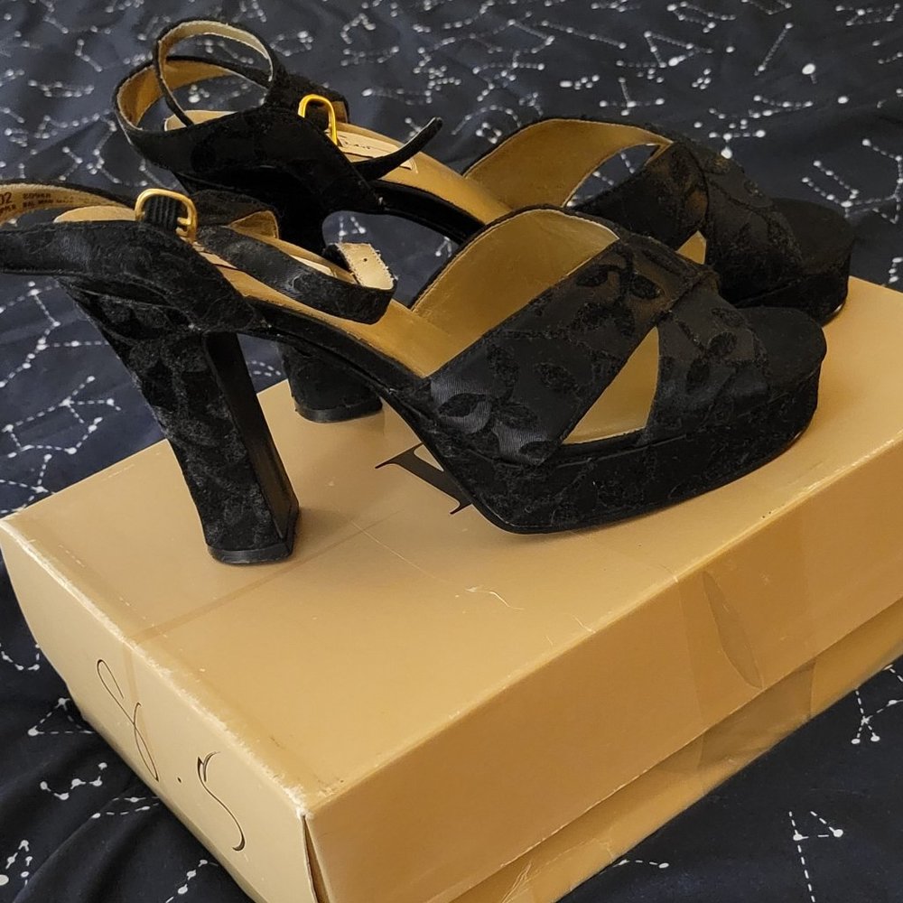 KF Ltd. vintage black floral open toe ankle strap heels women's size 7.5